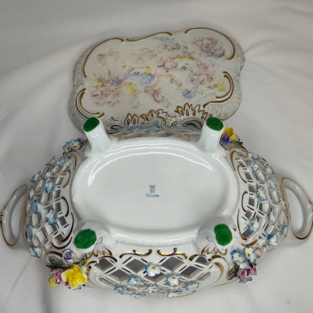 19th Century Carl Thieme Reticulated Centerpiece RARE WITH BASE - Picture 12 of 12